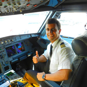 Arturo Palavecino, Comandant de A320 en Vueling Airlines. CESDA
